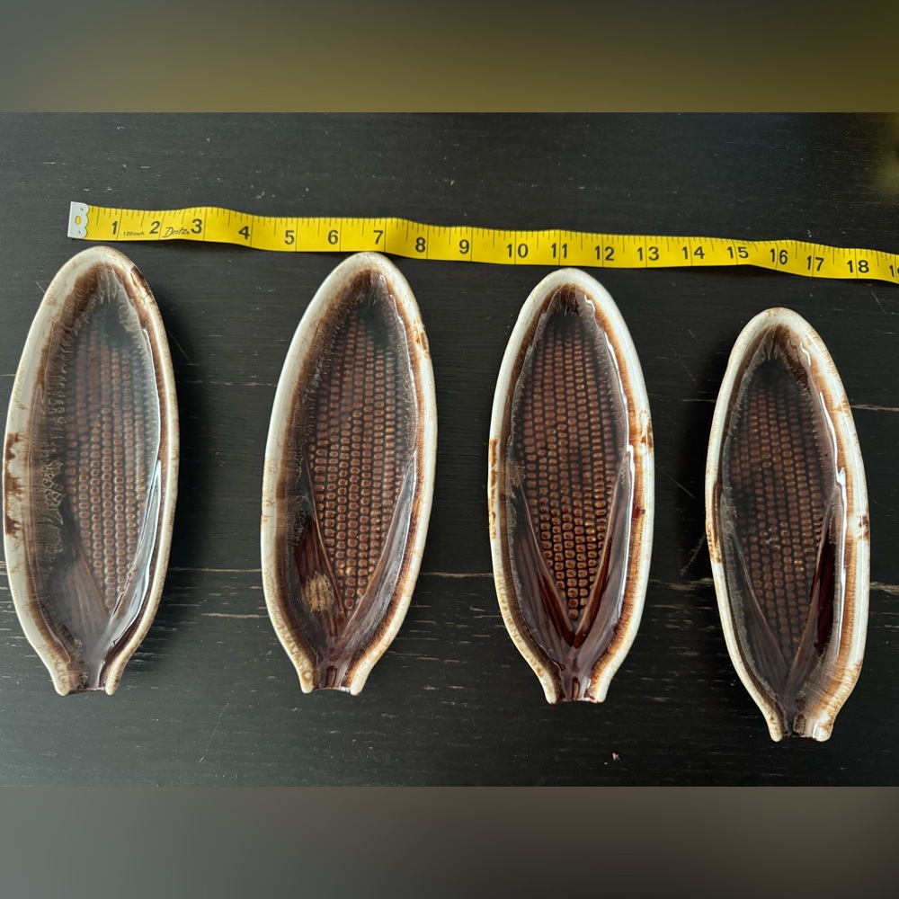 Vintage 1976 McCoy USA Ceramic Corn on the Cob Shaped Plates